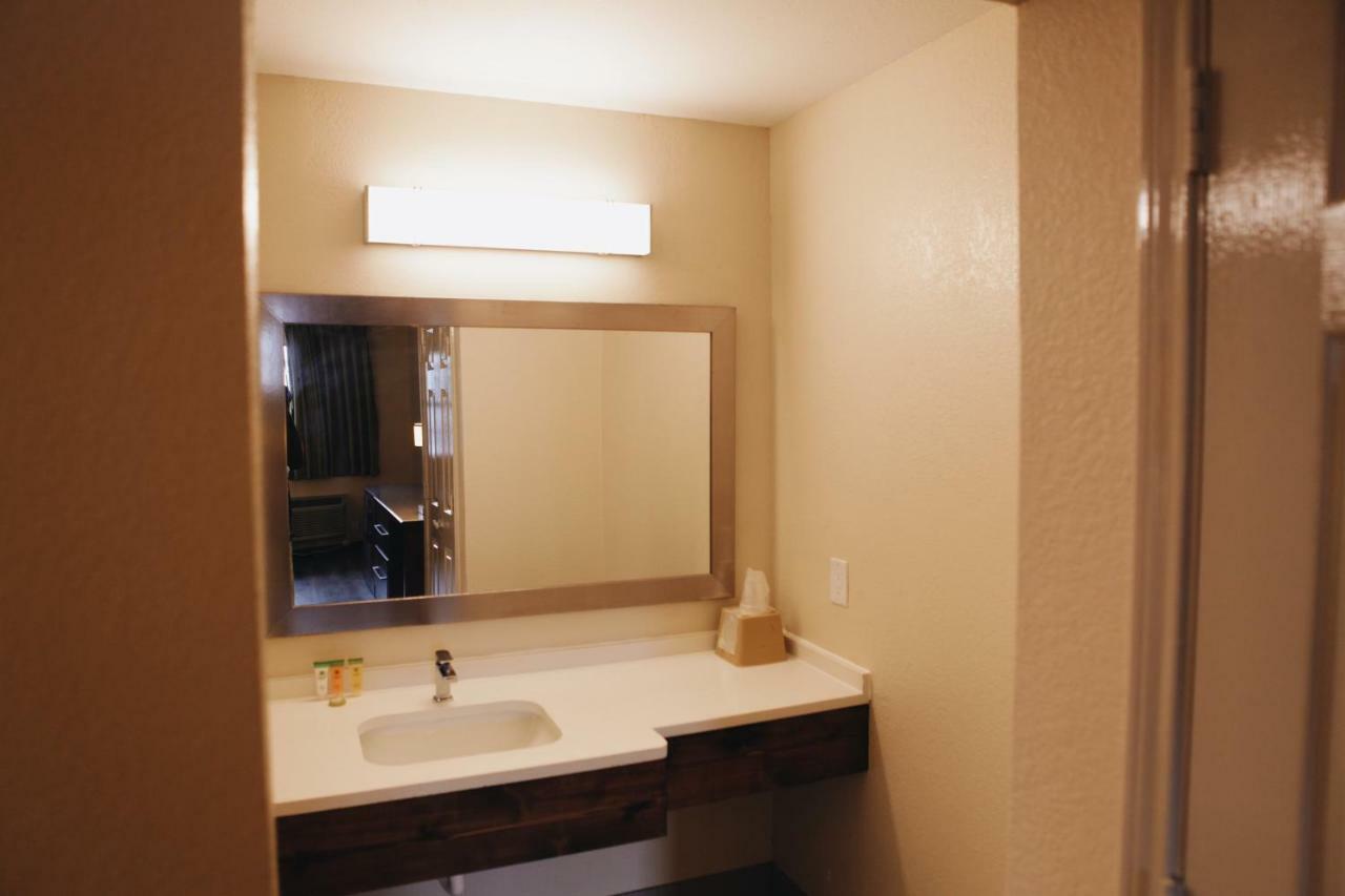 All Seasons Inn & Suites Мемфис Экстерьер фото